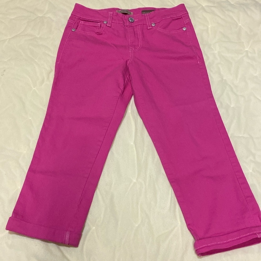Nine West Vintage Boho Size 6 Denim Magenta Capris Chic & Trendy Fall
